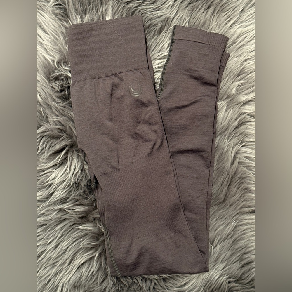 Lazuli Label scrunchies sculpt Legging